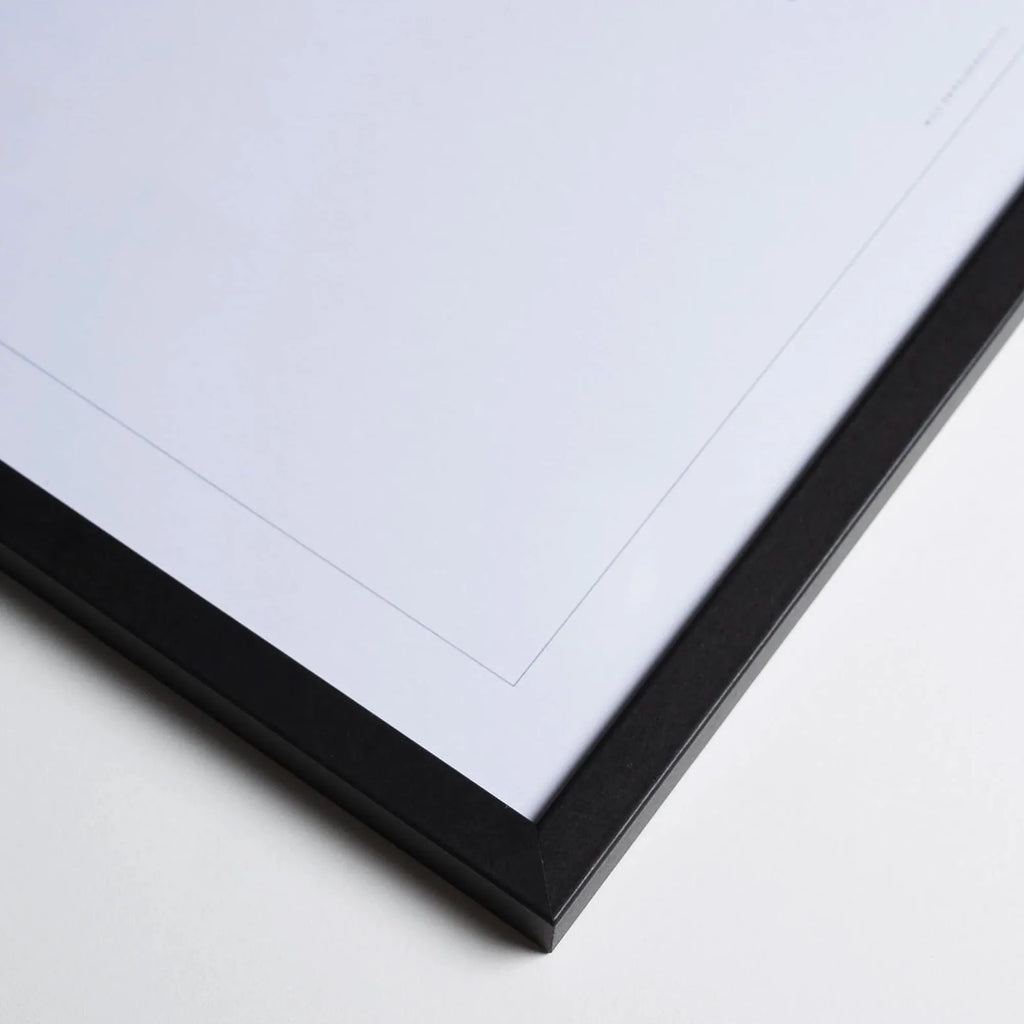 Black Wood wooden picture frame – corner detail